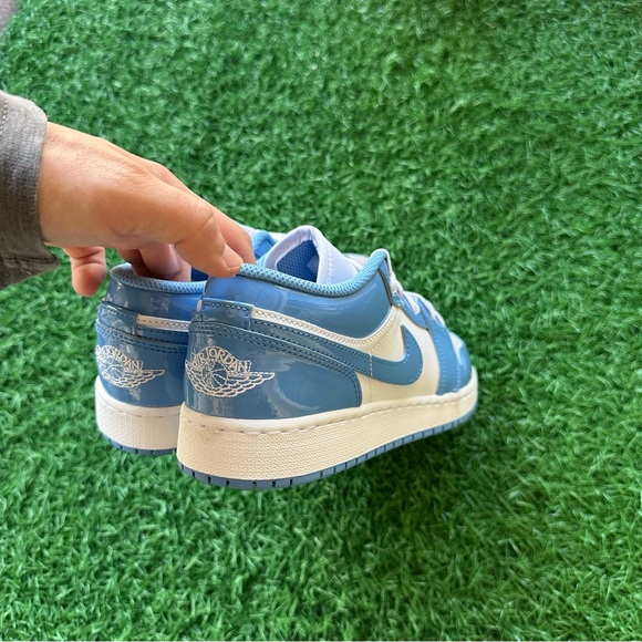 Nike Air Jordan 1 Low Se White / Legend Blue - Picture 7 of 16